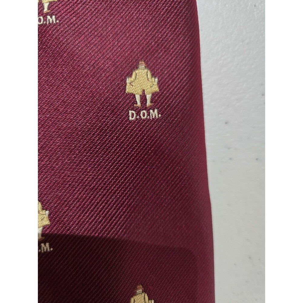 Vintage Allyn D.O.M. Burgundy Mens Necktie Classic Trenchcoat Flasher Man
